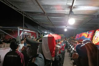 Aipda Ahmad Karnain Dimakamkan Secara Kedinasan, Dipimpin Langsung Kapolres Lampung Barat - JPNN.com Lampung