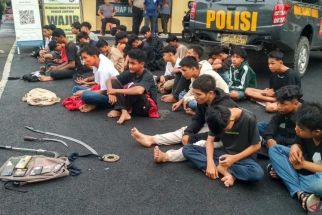 Tim Sabhara Polresta Bandar Lampung mengamankan Puluhan Pemuda, Ada yang Membawa Pedang, Ngeri - JPNN.com Lampung