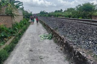 Pria Anonim Tertabrak Kereta Api, Tubuhnya Terbagi 2 - JPNN.com Lampung