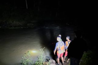 Korban Terseret Arus Sungai di Pesawaran Ditemukan Meninggal Dunia  - JPNN.com Lampung