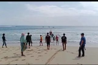 Laut di Pesisir Barat Kembali Menelan Korban, 1 Nelayan Dikabarkan Hilang - JPNN.com Lampung