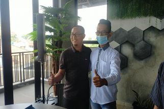 Dugaan Kasus Penganiayaan Alumni IPDN Berkahir Damai, Lihat Tuh Keduanya saat Foto Bersama - JPNN.com Lampung