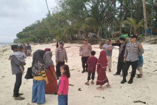 Pengunjung Pantai di Pesisir Barat Meningkat, Polres Pesisir Barat Beri Imbauan, Penting! - JPNN.com Lampung