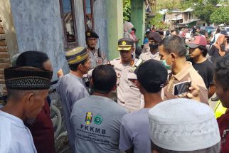 Janji Gubernur untuk Lahan Kuburan Tak Kunjung Datang, Warga Dompu Blokir Jalan - JPNN.com NTB