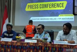 2 Tahun Overstay di Lombok, Warga Malaysia Ditahan  - JPNN.com NTB