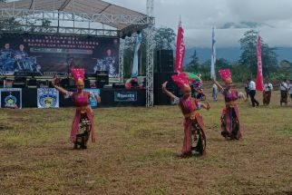 Pembukaan Kejurprov Grasstrack dan Motocross Bupati Cup Berlangsung Meriah - JPNN.com NTB