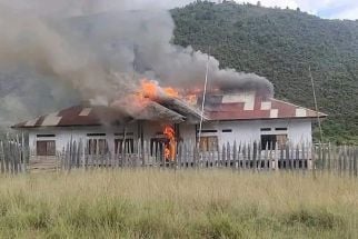Kantor Kecamatan di Paniai Papua Dibakar, Ada Apa? - JPNN.com Papua