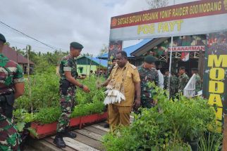 Aksi Prajurit TNI Ini Bikin Masyarakat Papua Senang, Bupati Asmat Juga, Lihat - JPNN.com Papua