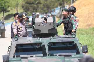 Satgas Yonif Mekanis 203 dan Polri Bersinergi Menjaga Keamanan Kabupaten Lanny Jaya - JPNN.com Papua