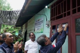 PLN Alirkan Listrik untuk  266 Rumah Tangga di Provinsi Papua Tengah - JPNN.com Papua