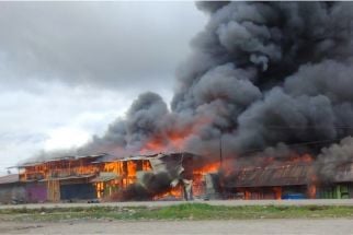 Polres Deiyai Tetapkan Tiga Tersangka Kasus Pembakaran Pasar - JPNN.com Papua
