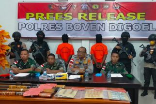  Polres Boven Digoel Tangkap 2 Pria Bersenjata Api , Lihat  - JPNN.com Papua