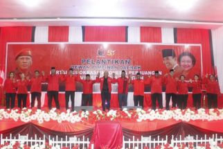 Melantik DPD PDIP Papua Tengah, Bung Komar Sampaikan Pesan Megawati - JPNN.com Papua