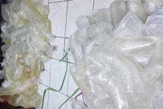 Polsek Pelabuhan Jayapura Sita Ratusan Liter Miras Asal Ambon - JPNN.com Papua