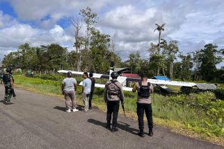 Smart Air Tergelincir Sampai ke Ujung Bandara Kenyam - JPNN.com Papua