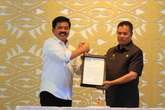 Serahkan Dokumen RTRW Provinsi Papua, Menteri ATR/BPN Bilang Begini - JPNN.com Papua