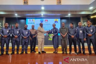 Pemkab Manokwari dan KPU Tanda Tangani NPHD untuk Pilkada 2024 - JPNN.com Papua