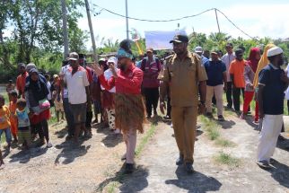 Senator Filep Ungkap Perjuangan Pendidikan Gratis di Tanah Papua - JPNN.com Papua