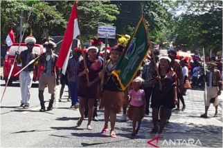 Ribuan Warga Ikuti Parade Budaya Nusantara untuk Meriahkan STC Biak 2023 - JPNN.com Papua