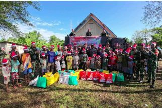 TNI AL Salurkan Bantuan Sosial untuk Umat Nasrani di Yahukimo Papua - JPNN.com Papua