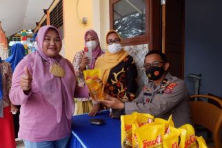 Unik, Polresta Kendari Gelar Vaksinasi Masal Berhadiah Minyak Goreng - JPNN.com Sultra