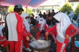 Gerakan Darurat Produksi Minyak Goreng dari Kelapa Libatkan SMA/SMK - JPNN.com Sultra