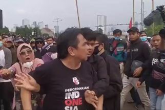 Siapa yang Mengambil Celana Panjang Ade Armando? - JPNN.com Sultra