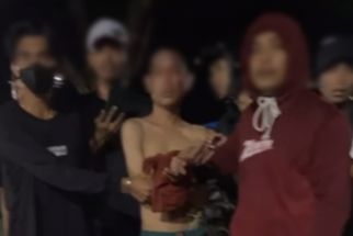 Viral Video Tukang Busur Misterius Ditangkap, Dihakimi Massa Sampai Telanjang Dada - JPNN.com Sultra
