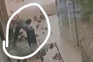 Saat Jemaah Khusyuk Salat Jumat, Pria Ini Mencuri Uang Kotak Amal Masjid - JPNN.com Sultra