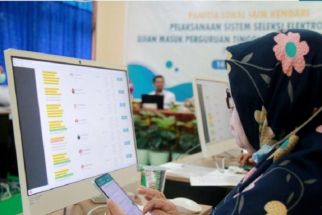 Terkendala Jaringan, 20 Calon Mahasiswa IAIN Kendari Ujian Susulan - JPNN.com Sultra