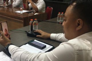 Lewat Video Call, Istri Almarhum Amis Ando Sampaikan Harapannya Kepada Polda Sultra - JPNN.com Sultra