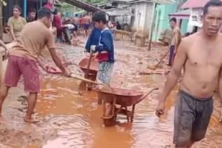 Banjir Lumpur di Laonti Setinggi Mata Kaki, Warga Sebut Ulah PT GMS - JPNN.com Sultra