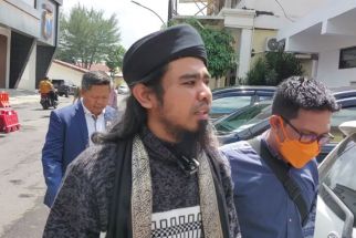 Polemik Pembuktian Kesaktian, Gus Samsudin Bawa Video Pesulap Merah Jadi Barang Bukti - JPNN.com Sultra