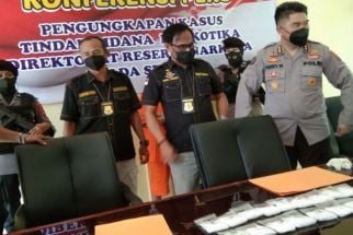 Jadi Kurir Sabu-sabu Jaringan Lintas Provinsi, Wanita Ini Ditangkap Polisi - JPNN.com Sultra