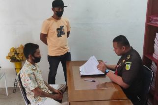 Kasus P21, Polres Solok Kota Serahkan Tersangka Nakoba ke JPU - JPNN.com Sumbar