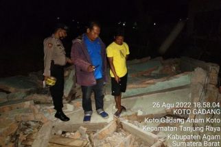 Wali Murid SDN 12 Koto Gadang Tertimpa Bangunan saat Gotong Royong, Satu Orang Meninggal Dunia - JPNN.com Sumbar