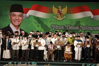 Ulama Karismatik Sumbar Sebut Ganjar Pranowo Layak Menjadi Presiden - JPNN.com Sumbar