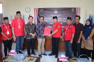 PDI Perjuangan Jadi Partai Pertama yang Mendaftarkan Caleg ke KPU Padang - JPNN.com Sumbar