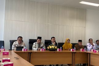 Dirjen Bina Haji Kemenag RI Berikan Materi Kuliah ke Mahasiswa MD UIN Padang   - JPNN.com Sumbar