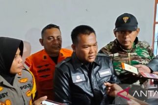 Upaya Pencarian Pelajar SD yang Hanyut di Padang Berakhir dengan Kesedihan - JPNN.com Sumbar