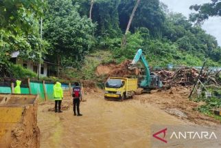 Sebanyak 16 Orang di Pesisir Selatan Meninggal Dunia Akibat Banjir Bandang dan Longsor - JPNN.com Sumbar