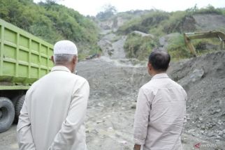 Gubernur Sumbar Stop Aktivitas Tambang Tak Berizin yang Merusak Ruas Jalan Nasional di Kabupaten Solok - JPNN.com Sumbar