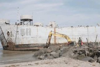 Pemkot Pariaman Bangun Kanal untuk Eks Kapal Perang KRI Teluk Bone 511 - JPNN.com Sumbar