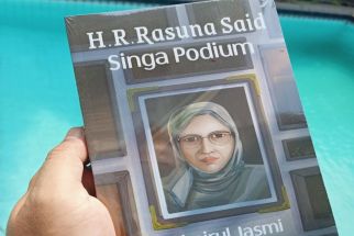 Novel Rasuna Said "Singa Podium": Perjuangan yang Tak Lekang oleh Waktu - JPNN.com Sumbar
