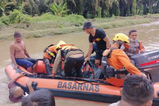 Mobil Avanza Terseret Banjir, Empat Penumpang Ditemukan Meninggal Dunia - JPNN.com Sumut