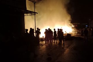 Kebakaran Besar di Madina, 9 Rumah dan Toko Warga Jadi Arang - JPNN.com Sumut