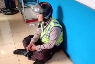 Lihat, Pria Berseragam Polisi Lalu Lintas Diringkus, Benda di Dalam Tasnya Mengejutkan - JPNN.com Sumut