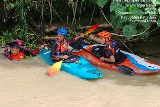 Remaja Ini Unjuk Aksi Lompat ke Sungai Kepada Temannya, Nahas, Nyawanya Tak Tertolong - JPNN.com Sumut