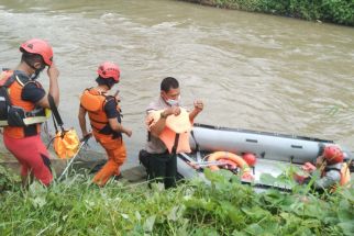 Pria Lansia Ini Terpeleset ke Sungai Denai Seusai Minum Tuak, Hingga Kini Belum Ditemukan - JPNN.com Sumut