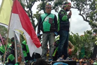 BBM Naik, Ratusan Ojol Geruduk Kantor Gubernur Sumut, Minta Ini kepada Edy Rahmyadi - JPNN.com Sumut